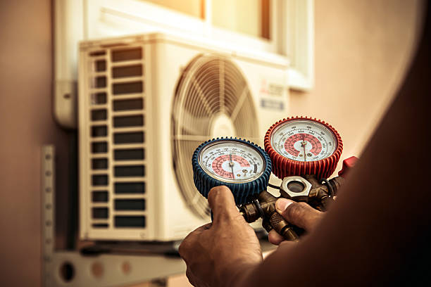 Professional Ac Installation technician working in Montebello, NY